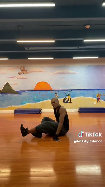 Lofting is Medicine 🧘🏾‍♂️✨ #lofting #movementismedicine #housedance #loftstyledance #gracefulwarrior #dance