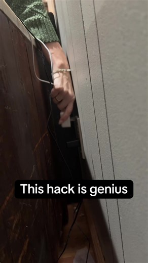 EZ Outlet Electrical Outlet Extender with USB-A USB-C & 2 AC Outlets Extendable 22-34