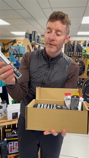 Christmas Gift Ideas No. 4 🎄 Special Sugar, anybody? 🍬 Any long-distance runner or cyclist understands just how important proper fuelling is. Get it wrong, and it can ruin your race or event. The key message for anyone increasing their time or distance? Test, test, test…. find what works for you long before race day. https://www.runandride.co.uk/facetresultsalt.aspx?Term=styrkr #ChristmasGiftIdeas #GiftIdeas #EnduranceTraining #RunnersLife #CyclingLife FuelYourPerformance SportsNutrition Endur