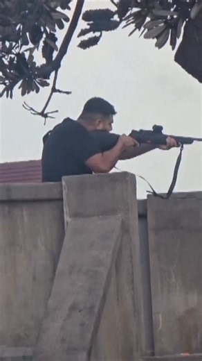 WELT Nachrichtensender on Instagram: "Nach dem antisemitischen Anschlag in Sydney bricht die Ehefrau und Mutter der Täter ihr Schweigen. Sie spricht erstmals öffentlich über die Familie und die Stunden vor der Tat."