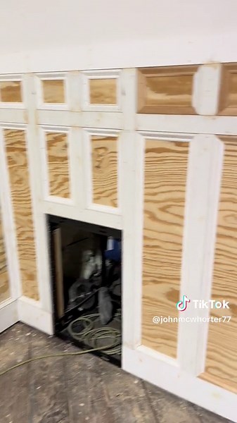 #trim #trimcarpentry #trimcarpenter #wainscoting #waiscoat #remodel #centuryhome #craftsman #craftsmanship #craftsmenhome