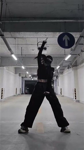 Invisible Dance Challenge: Finish It Blindfolded