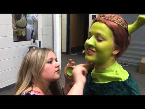 Behind the scenes of "Shrek: the Musical"