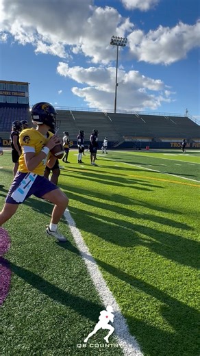Mr. Football Candidate Watch ✍️ Daphne ‘27 QB Christian Segar has been outstanding this year for the Trojans. He has 2,362 yards and 33 touchdowns to just 4 interceptions. He is currently 3rd in the state (passing) and has assisted in the Trojans going 8-2 this season. | Larry Lee Rudolph