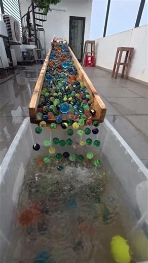 Have fun with colorful glass marbles