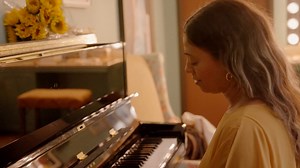 “how sweet the sound…” ❤️ Madeline Edwards treated us to this sweet performance of “Amazing Grace” during her recent appearance where she also debuted some new music. Add “Sunshine In The Rain” to your playlist here: http://spr.ly/6187FvLJB | Grand Ole Opry