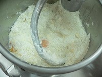 Omlós élesztős tészta (beigli, pozsonyi kifli)