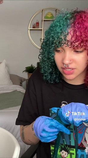 Unique Jellyfish Haircut on Curly Hair Tutorial
