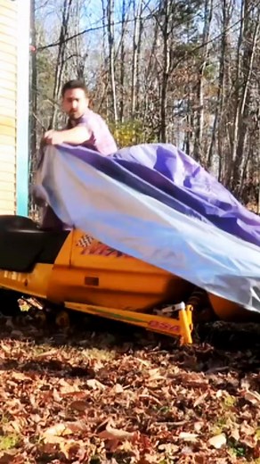 Broken parts, fires and explosions. Normal sled stuff. Video in bio. #skidoo #skidoomxz #snowmobile #snowmobilevideos #snowmobilefails #snowmobilemoments #sledlife😍🤘