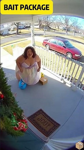 Porch exploding package box with glitter🏳️‍🌈✨🦄#porchpiratecaught #glitter #package #prank #fyp