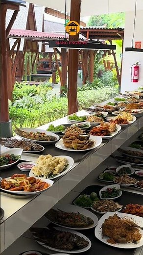 Lunch Parade at Gubug Makan Mang Engking Kelapa Gading #gubugmakanmangengkingkelapagading