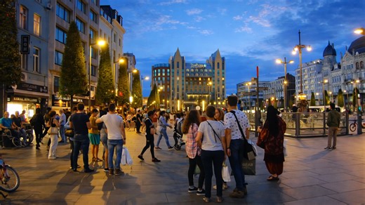 Busy evening around Antwerp station