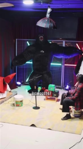 Senior Man Layla's Hilarious Moments in the Savage Room