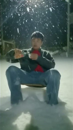 Bewitching Snow Blanket: Live Snow Scene Spectacle