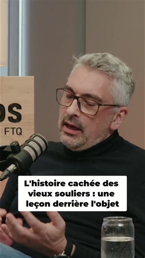 Pourquoi un kid de 13 ans garde-t-il des vieux souliers sales et troués ? Parce qu’ils racontent son histoire. Écoute (ou encore mieux), regarde l'épisode complet et plusieurs autres sur toutes nos plateformes! 🎧 Spotify : https://bit.ly/44ygK7R 🍎 Apple : https://apple.co/3GlUxlq 📺 YouTube : https://bit.ly/4kXaSMV 🌐 Site Web : https://lesderangeants.com/