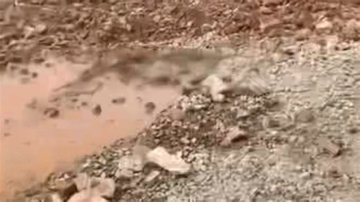 3秒坍塌！基坑钢支撑突然断裂，钢筋像面条般弯折