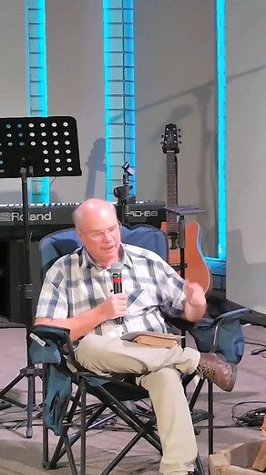 Die Heilige Gees is nie net vir ’n paar mense nie – dit is God se belofte aan elke gelowige 📖Handelinge 2:38 "Toe antwoord Petrus hulle: “Bekeer julle en laat elkeen van julle gedoop word in die Naam van Jesus Christus, en God sal julle sondes vergewe en julle sal die Heilige Gees as gawe ontvang." Wanneer jy die Heilige Gees ontvang, word dit sigbaar in jou lewe – en jy word afgesonder vir die werk van God. 🙌 Deel met iemand wat moet weet dat God hulle ook wil gebruik. #lighuis #lighuisupingt