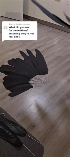 Reply to @jfkkdsl only the big ones are fake, made out of fabric and woodglue