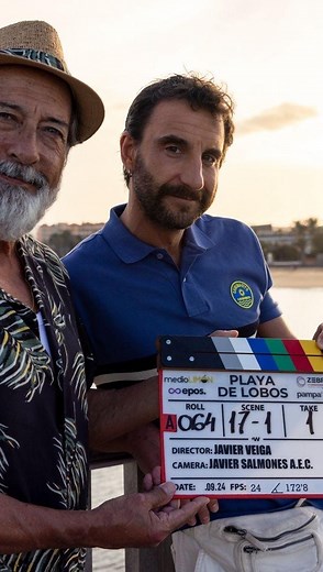 Se acerca la fecha de Estreno en cines de la segunda película que dirige mi amorcito @veigajavier y que hemos producido juntos. Qué suerte haber enviado a #GuillermoFrancella y a @danirovira este guion y que nos dijeran que sí. Están soberbios 🙌🏻🩵 Aprendí oro viéndolos trabajar. Viva la comedia y los buenos actores!!! Os dejo 1 minutito de tráiler de la película. 🍿5 de Diciembre solo en cines 🍿 . PLAYA DE LOBOS 🎬 Escrita y dirigida por @veigajavier Con la colaboración de @antonia_san_juan 