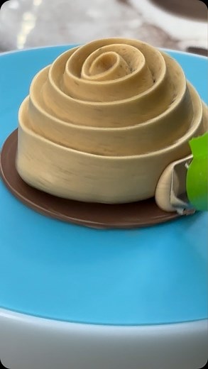 International Pastry Academy on Instagram: "MODERN PASTRY INTENSIVE COURSE OCTOBER 16th - 27th - BARCELONA 🚨ALL OUR COURSES ARE PRACTICAL & YOU WILL PREPARE THE RECIPES WITH OUR CHEFS🚨 You will learn: ✅plated desserts ✅individual cakes ✅verrines ✅bonbons ✅ganache formulation ✅shiny effect ✅croissants ✅puff pastry ✅travel cakes ✅fingers ✅fruit desserts ✅different glazes ✅sponges & crunchies ✅cost optimization For more information please check https://www.elmondolcdeclaudia.com/en/courses/2994-m