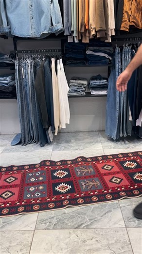 بنطلون بخامه والوان مميزه 😉 السعر :- 10 دنانير المقاسات :- M L XL XXL زورونا ب الفرع الاقرب اليكم 👇 الفرع الاول📍:- بالعبدلي بشارع الملك حسين بالقرب من البنك المركزي-عند اشاره اللويبده- ‏https://maps.google.com/?q=31.958929,35.925968 الفرع الثاني 📍:- بالصويفية بالقرب من ماكدونالدز ‏Dropped pin ‏https://maps.app.goo.gl/uJHQrGj3BiEm7CZNA?g_st=ic متوفر خدمه توصيل لكل المحافظات تلفون 0799565288 | Basic