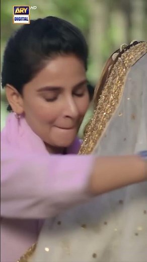 Meri behen ka khayal rakhna! 🥺 | #SareRah #SabaQamar #SaboorAly #Shorts