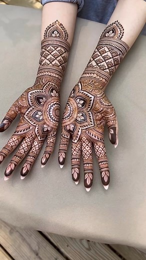 Embracing the beauty of Mehendi! 💕✨ Try out this Mehendi Reel trend with intricate designs and joyful moments. Getting married soon? You must visit: https://www.wedmegood.com/ Download our app and browse over 1.7 mn photos, to find your wedding style: https://wedmegood.app.link/wmgapp_fb Video Credits - Sharmeen | WedMeGood
