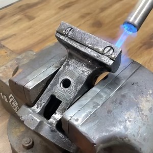 Rusty Broken Anvil Vise Restoration | DIY & Crafts USA