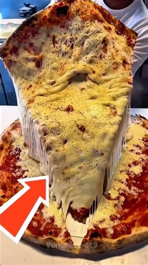 Eat your favourite pizza 🍕 #shorts #pizza