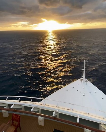 Mit AIDAperla Richtung Horizont ins Glück. 💋♥️ | AIDA