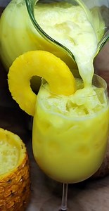 Prepara piña colada en casa 🍍🥥🍾 | Familia lamparas