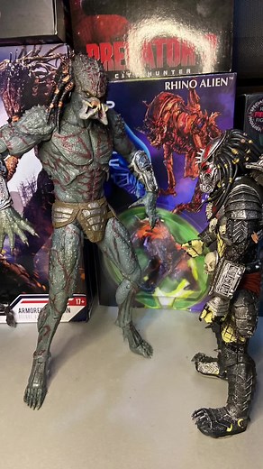 Depredadores vs Aliens: Juguetes Mega y Figuras Coleccionables