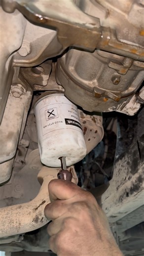 Ford taurus engine oil filter changing trick easy method #mechanic #tips #automotive #auto #repair #fbreelsfypシ゚viralfbreelsfypシ゚viral | Mechanical Tips