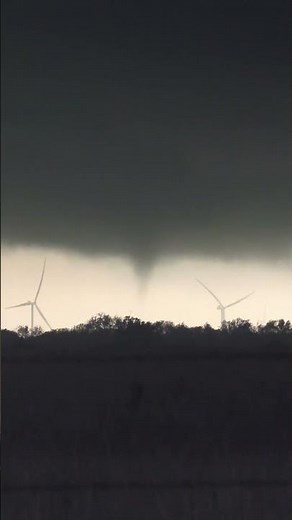Haven't gotten out much, and lots of things were breaking on this chase, but still saw this twister.
