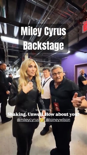 Miley Cyrus Backstage at an Awards Show 👀✨ | #shorts #mileycyrus