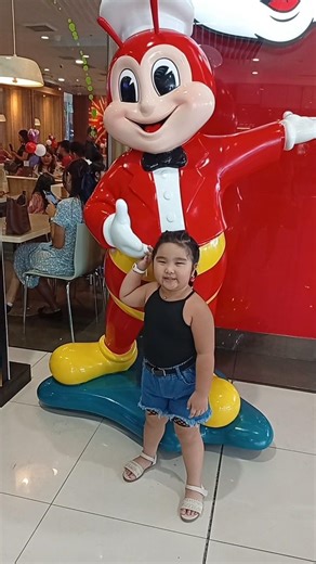 Favorite Jollibee #favorite #trending #viral #fypage #foryoupageシ #jollibee #shopeetagtowin #fypage