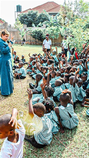 Alejandra Quirós on Instagram: "Siempre recordaremos ese tiempo tan hermoso que tuvimos en adoración con los niños de Uganda, fluyendo con cánticos nuevos, usando mantos y panderos. Te dejo un poquito de lo que fue en este video. Si no has visto el video completo, lo tienes en mi canal de YouTube, link en bio. #alejandraquiros #uganda"