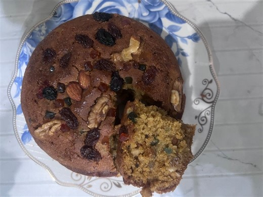 Easy Christmas Plump pie that you can make at home || Cooking with Gunjan Ingredients ½ cup orange juice 1 table spoon walnut 1 table spoon almond 1 table spoon gramberry 1 table spoon tooti fruit 2 table spoon black raisin 2 piece clove 1 cineman 2-3 green cardamon ½ cup brown sugar ¼ cup melted butter ½ cup milk 1 cup wheat flour 1 tablespoon dry ginger powder ½ tablespoon vanilla essence 2 tablespoon milk powder ¼ teaspoon baking soda 1 teaspoon baking powder | Cooking With Gunjan