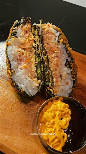 sushi crunchwrap 🍙#blowup #cooking #food #sushi