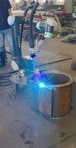 Compact Welding Cobots for Space Efficiency #weldingcobot #cgxi #jocrt #cobot #sqrobot