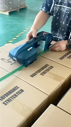 Electric strapping machine, portable strapping machine, hot melt strapping machine