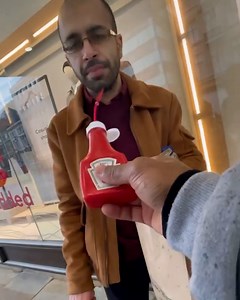People had no idea how to react to this guy's ketchup squirt prank 😂🍅 | LADbible