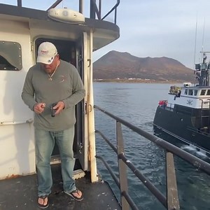 2.4M views · 10K reactions | ‍☠️ Thanks for video Jeff Silva #jeffsilva | Deadliest Catch Photography | Facebook