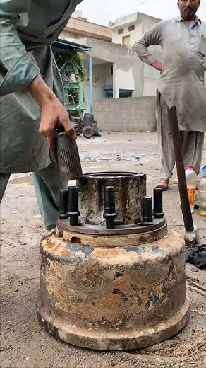 Truck tire bolt replacement #repair #restoration #reelsfb #viralshort | MacTech Pakistan