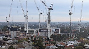 Construction of the new $1.5 billion Footscray Hospital—set to open in 2025—is well and truly underway, with the foundations laid and bulk earthworks now complete. The numbers so far: • 360,000 cubic metres of dirt and rock have been removed • 24,000 trucks have moved through the site • 500 construction workers now on site • 60,000 hours worked on the project Video: Victorian Health Building Authority Western Health | Victorian Department of Health | Victoria University, Melbourne Australia