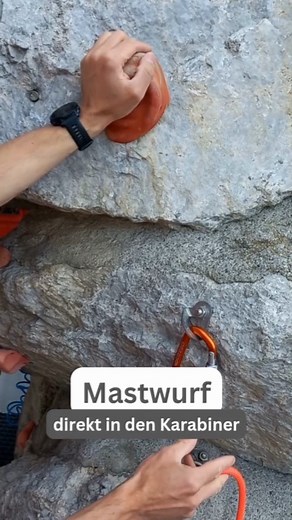 Knotenkunde für Berg- und Outdoorfreunde by SKI-WILLY: Heute zeigt Dir unser Kletterexperte Michi den einhändig in den Karabiner gelegten Mastwurf. Ein optimaler Knoten für die eigene Selbstsicherung am Stand. 🧗‍♂⛰ Folge uns für viele weitere Knotentechniken und Tipps und Tricks für Dein Outdoorabenteuer! 👉 ski-willy.com #klettertipps #knotentechnik #klettersicher #klettersteig #climbing #schladmingdachstein #outdoor #bergliebe #naturerlebnis #skiwilly #skiwilly_official #ramsauamdachstein #ra