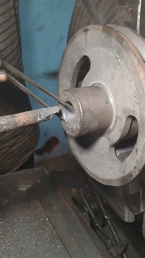 pully bore cutting #lathemachine #cncmachine #machine #tractor #truck