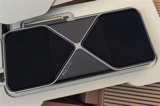 Покупатель получил уникальную GeForce RTX 5080 FE с кулером от RTX 5090 FE — это признак проблем с контролем качества у Nvidia