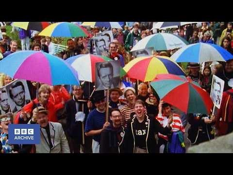 1993: A Very British Sci-Fi Convention | Between Ourselves | BBC Archive