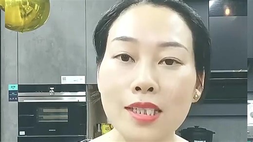 西门子AI智能洗碗机，搭载智能感应科技，自动识别餐具脏污程度，精准匹配洗涤模式。三层喷淋系统全方位冲洗，高温除菌净味，餐具洁净如新。静音节能设计，适合家庭日常使